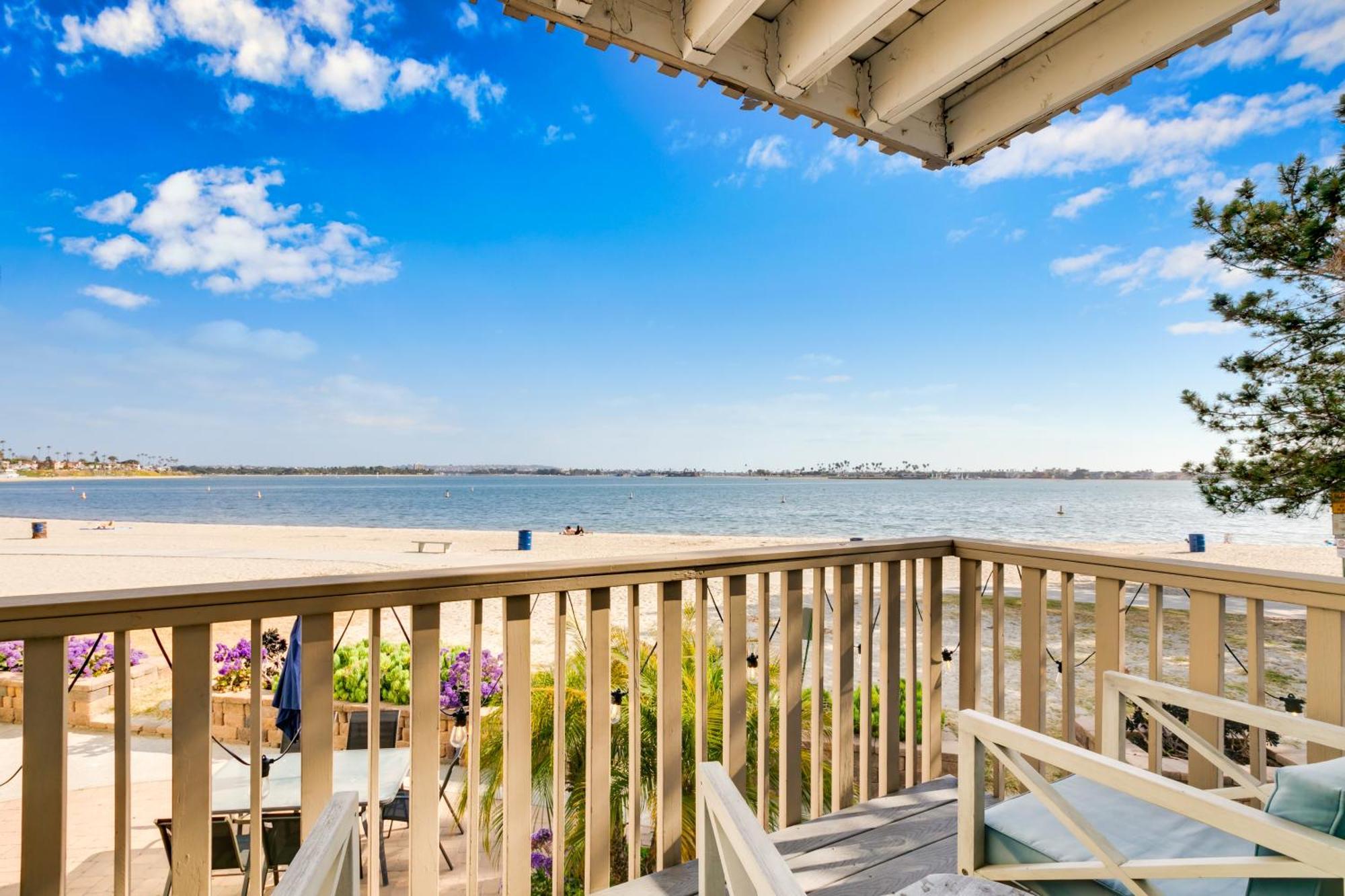 Bayfront Oasis Close To Boardwalk And Water Holiday home